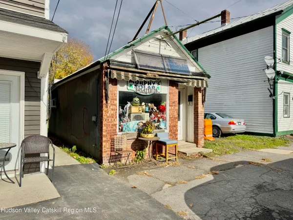 a view of a garage