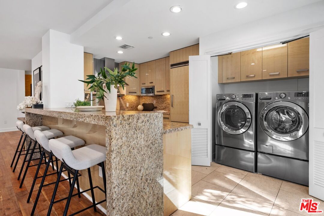 447 North Doheny Drive, Unit 102 Beverly Hills, CA 90210 - Photo 15 of 40