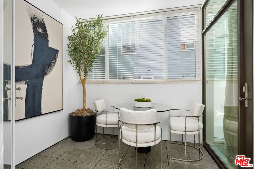 447 North Doheny Drive, Unit 102 Beverly Hills, CA 90210 - Photo 16 of 40