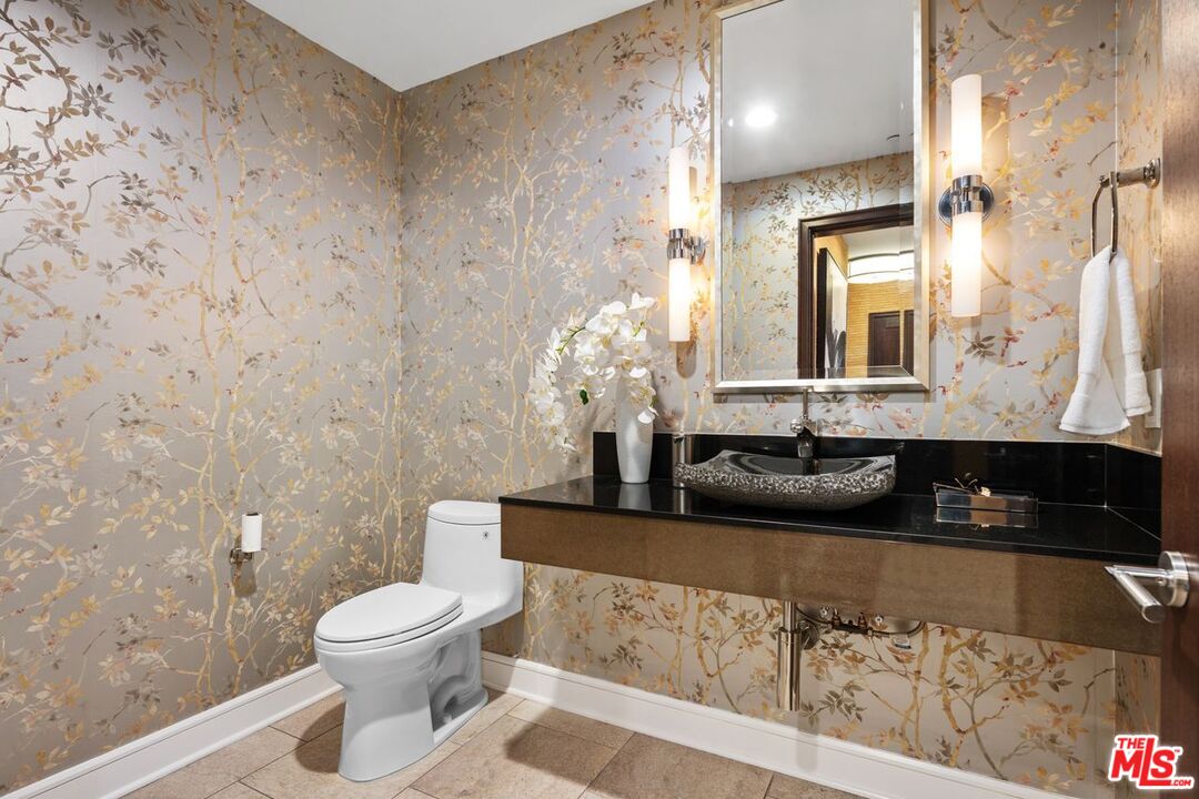 447 North Doheny Drive, Unit 102 Beverly Hills, CA 90210 - Photo 17 of 40