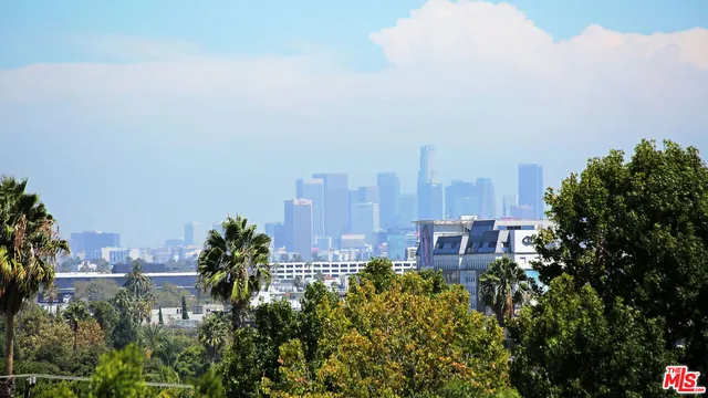 $1,695,000 | 447 North Doheny Drive, Unit 102, Beverly Hills, CA 90210
