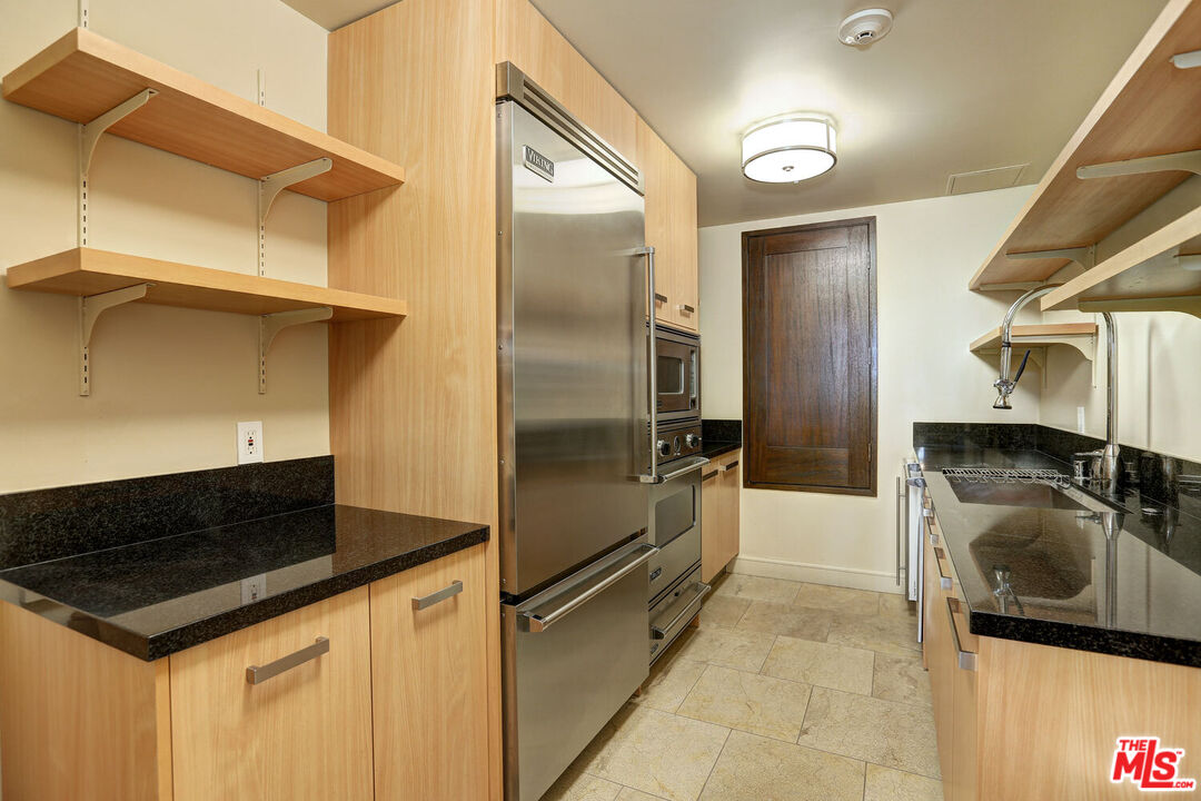 447 North Doheny Drive, Unit 102 Beverly Hills, CA 90210 - Photo 37 of 40