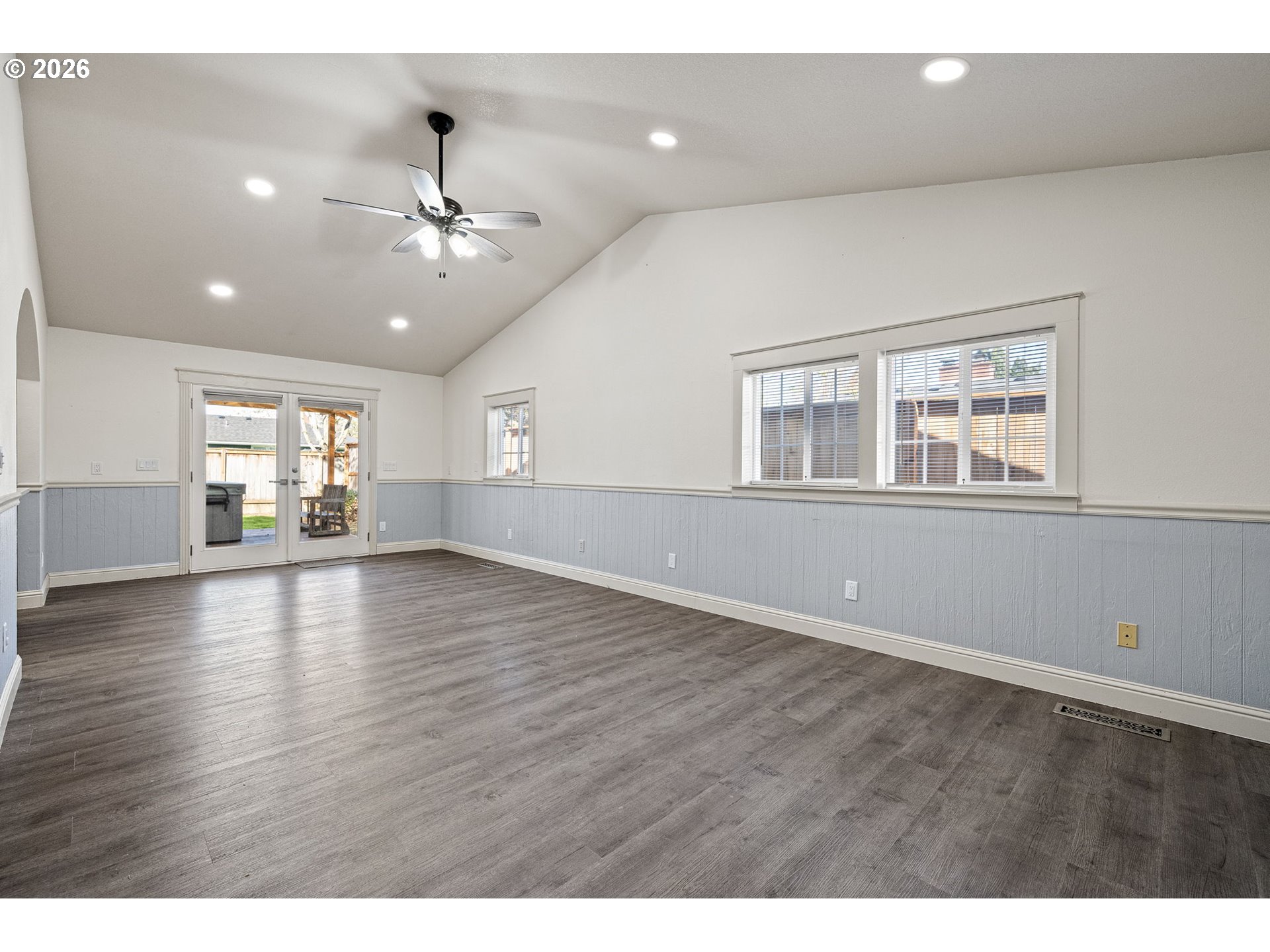 280 Roan Drive Eugene, OR 97401 - Photo 18 of 48 Family Room