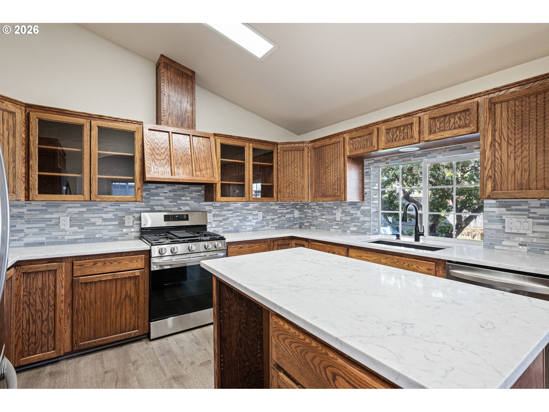 280 Roan Drive Eugene, OR 97401 - Photo 24 of 48 Kitchen