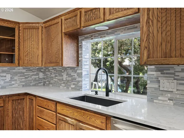 $649,900 | 280 Roan Drive, Eugene, OR 97401