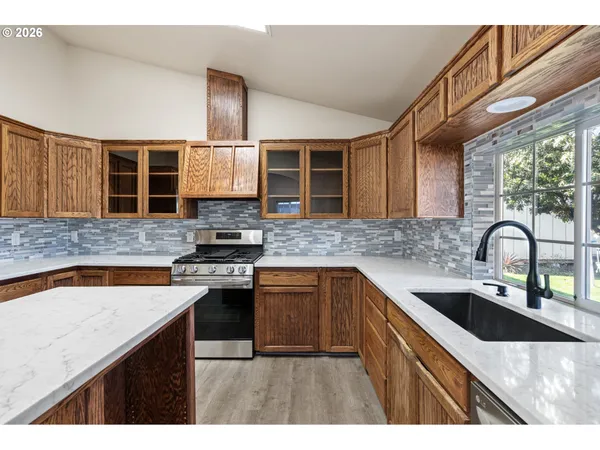 $649,900 | 280 Roan Drive, Eugene, OR 97401