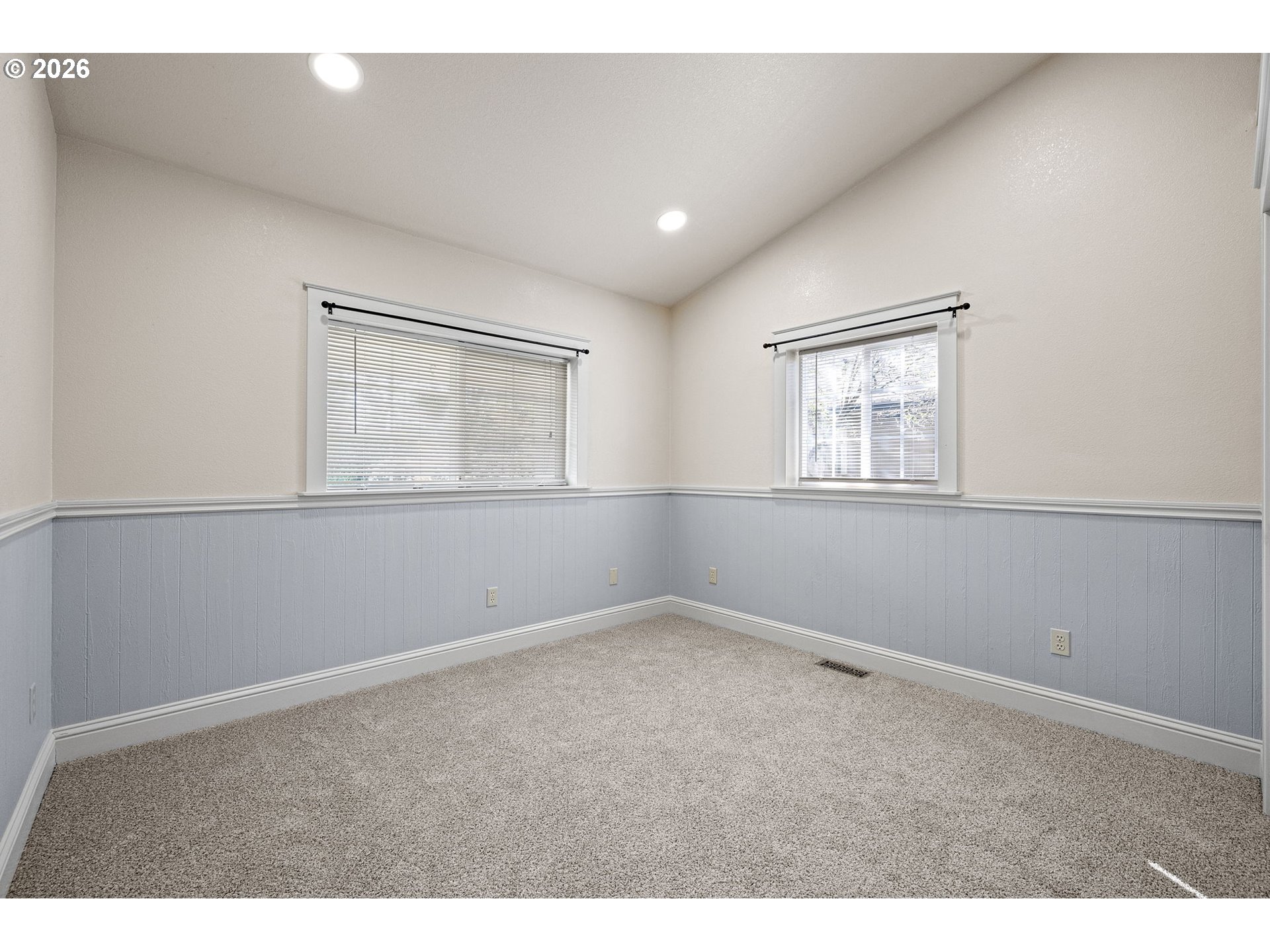 280 Roan Drive Eugene, OR 97401 - Photo 33 of 48 Bedroom