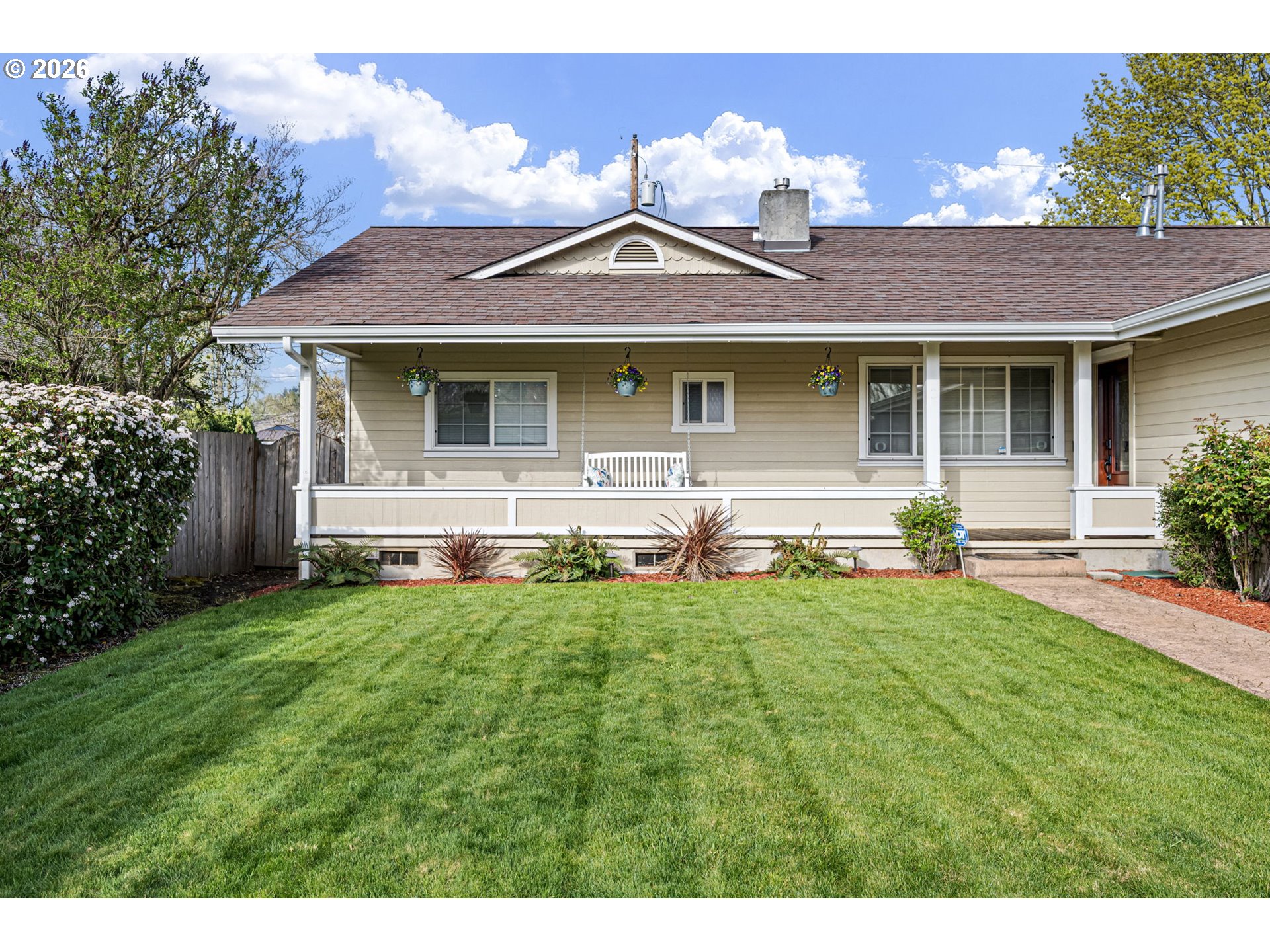 280 Roan Drive Eugene, OR 97401 - Photo 5 of 48 Porch