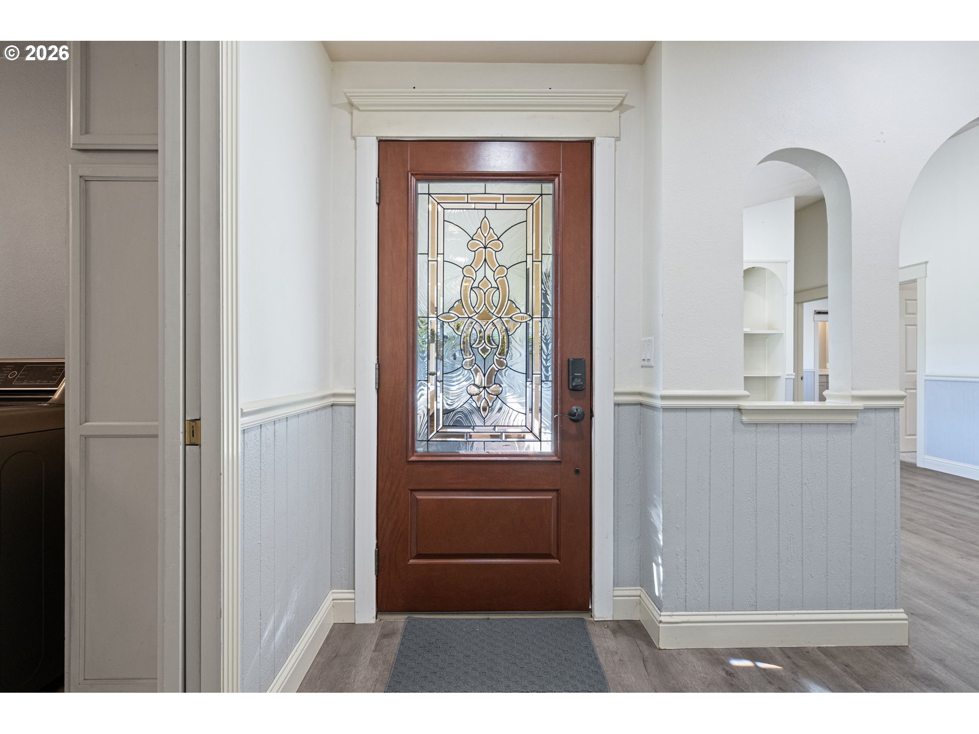 280 Roan Drive Eugene, OR 97401 - Photo 10 of 48 Entrance/Foyer