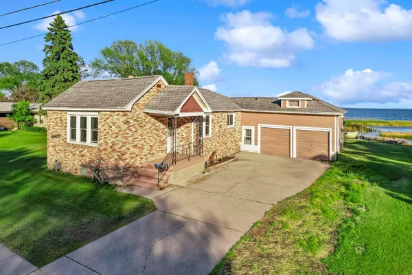$299,900 | 103 West Bay Shore Street, Marinette, WI 54143