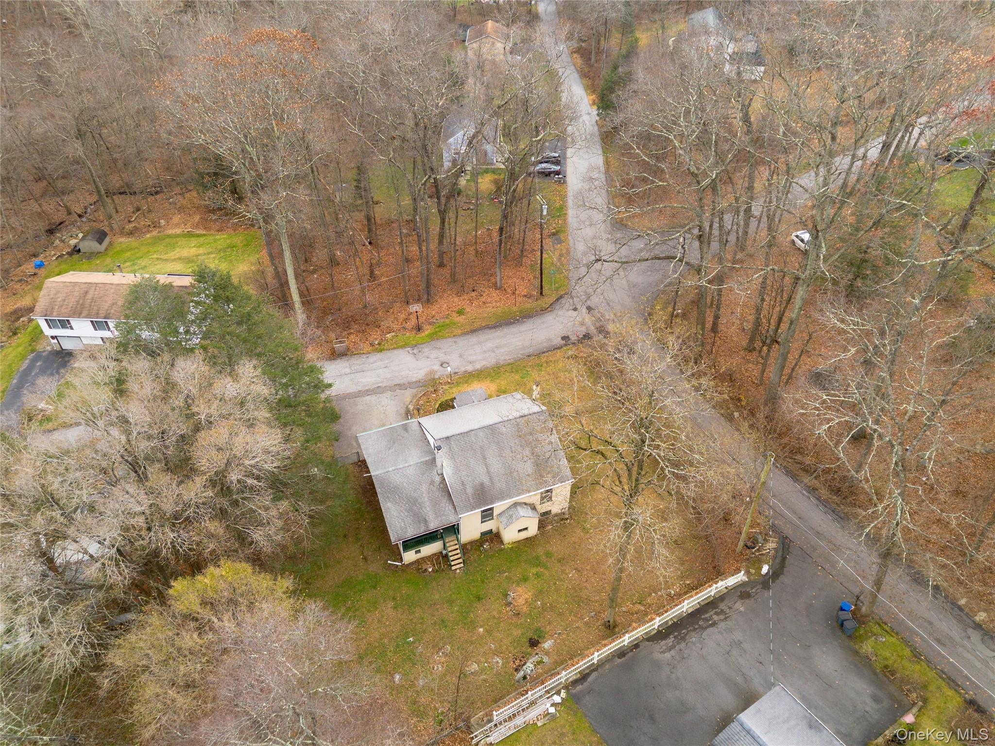 7 Venice Road Patterson, NY 12563 - Photo 32 of 35 a bathroom with a bathtub