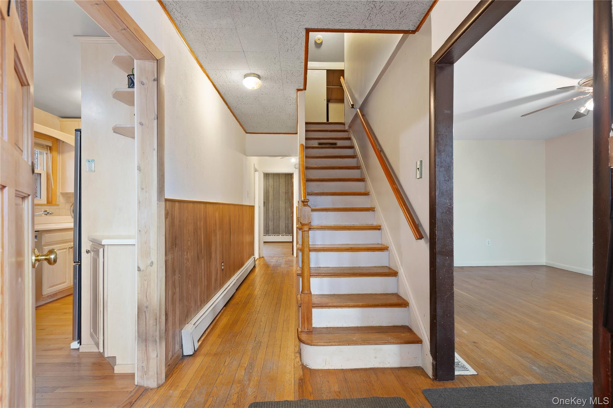 7 Venice Road Patterson, NY 12563 - Photo 4 of 35 a view of entryway with wooden floor