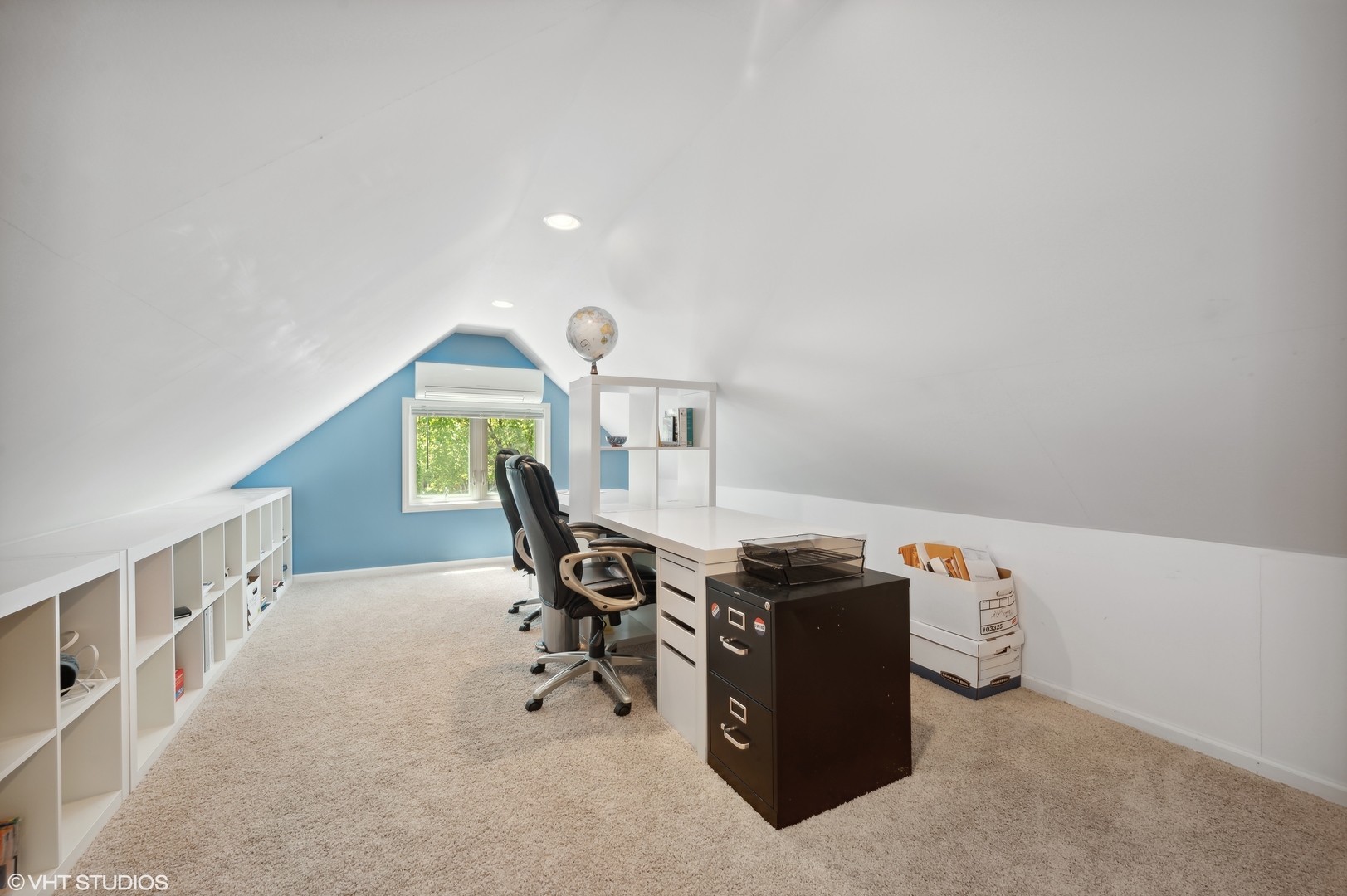 2224 Maple Avenue Northbrook, IL 60062 - Photo 13 of 25 a view of a workspace with furniture