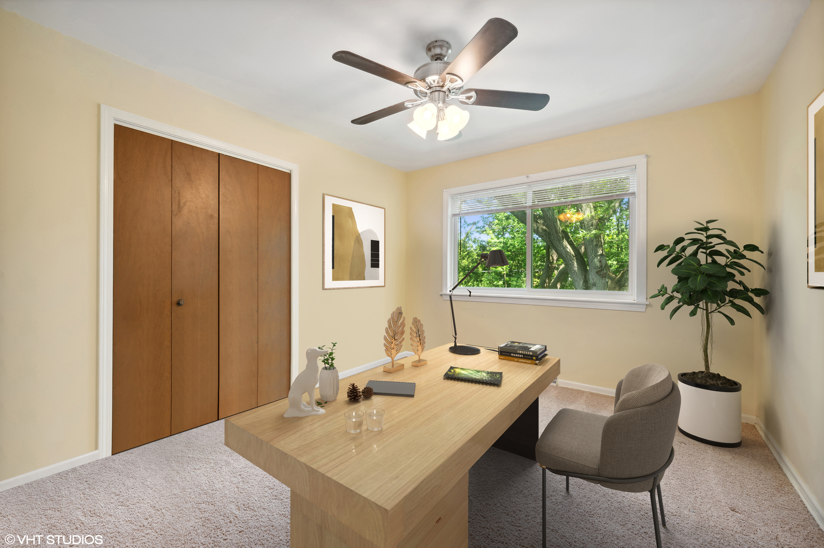 2224 Maple Avenue Northbrook, IL 60062 - Photo 17 of 25 a living room with furniture and a potted plant