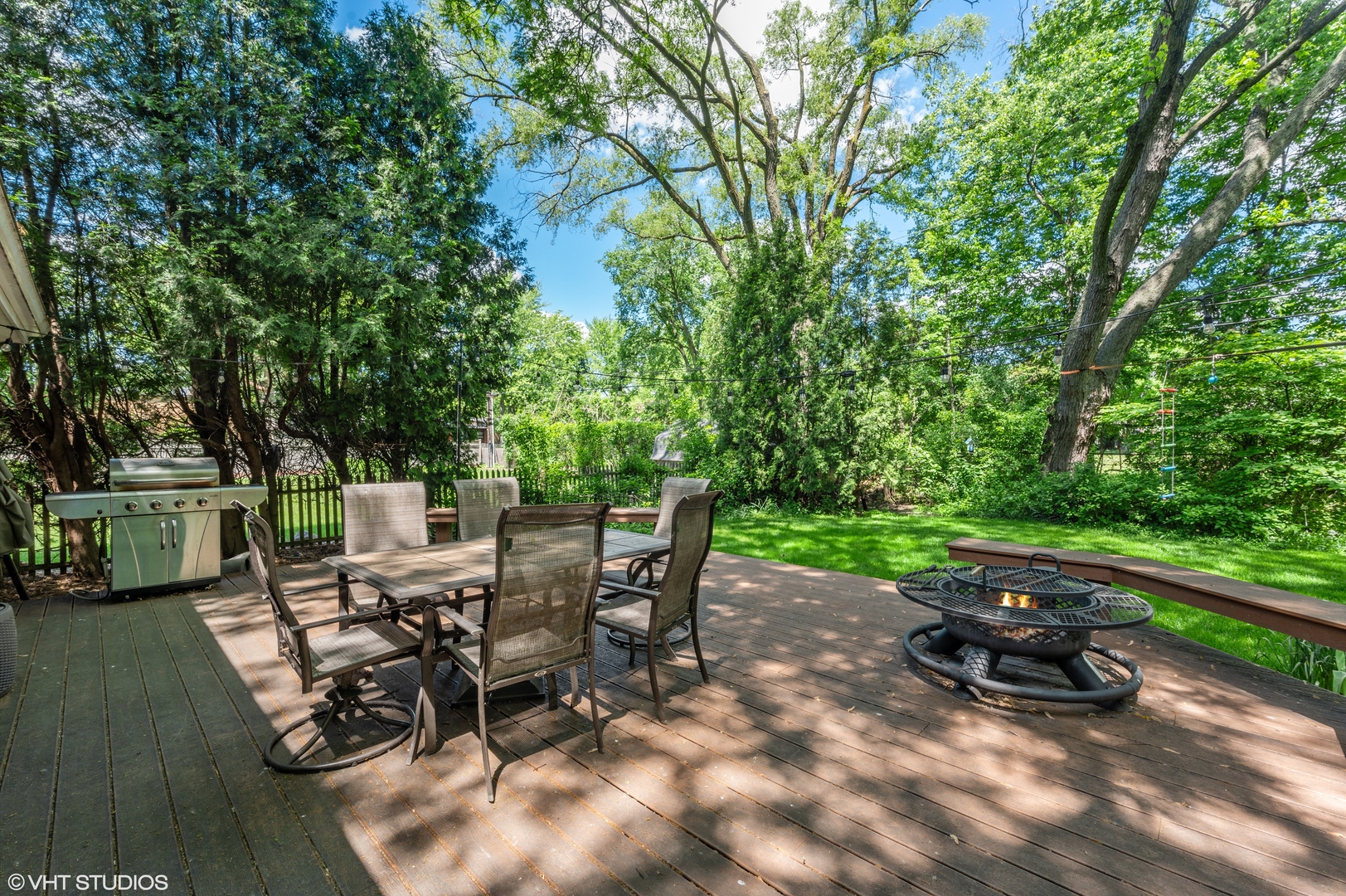 2224 Maple Avenue Northbrook, IL 60062 - Photo 23 of 25 a view of a backyard with sitting area