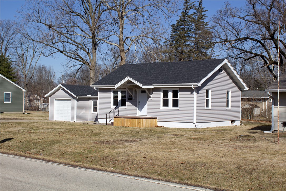 3324 East Fulton Avenue Decatur, IL 62521 - Photo 2 of 19