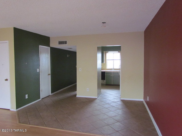 776 South Pantano Road Tucson, AZ 85710 - Photo 3 of 28 Gallery Image 3