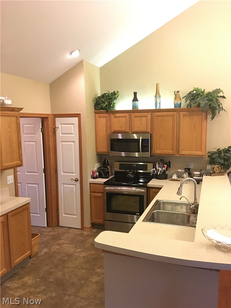 9151 Springfield Road, Unit 104 Youngstown, OH 44514 - Photo 6 of 15 Gallery Image 6