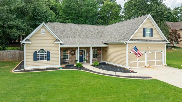 $385,000 | 6050 Windsor Creek Drive, Douglasville, GA 30135