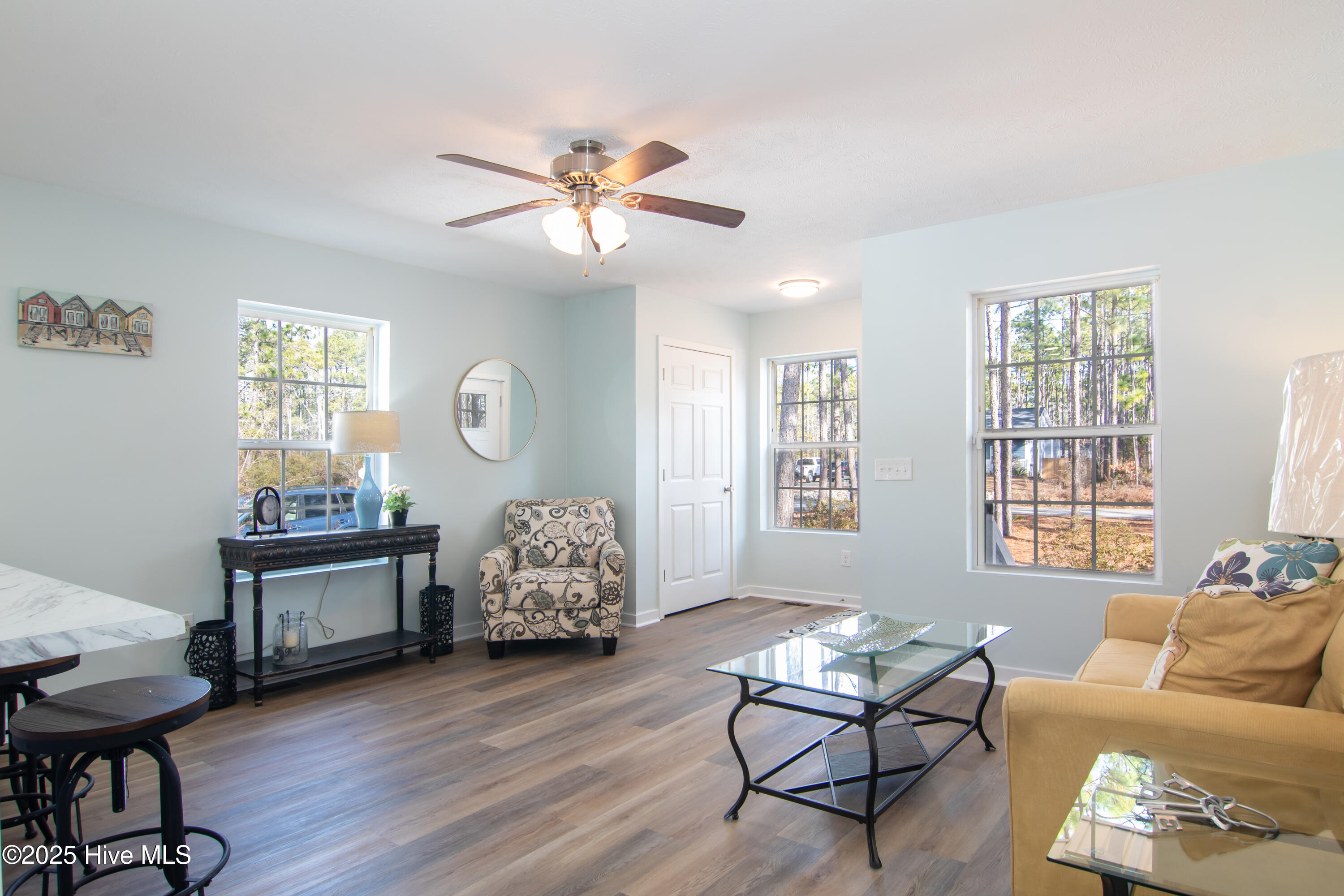 321 Hickory Road Southport, NC 28461 - Photo 13 of 36 Living Room