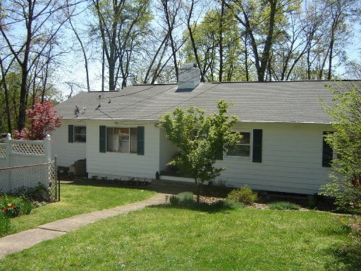 105 Delmar Circle Oak Ridge, TN 37830 - Photo 1 of 1 Primary Photo