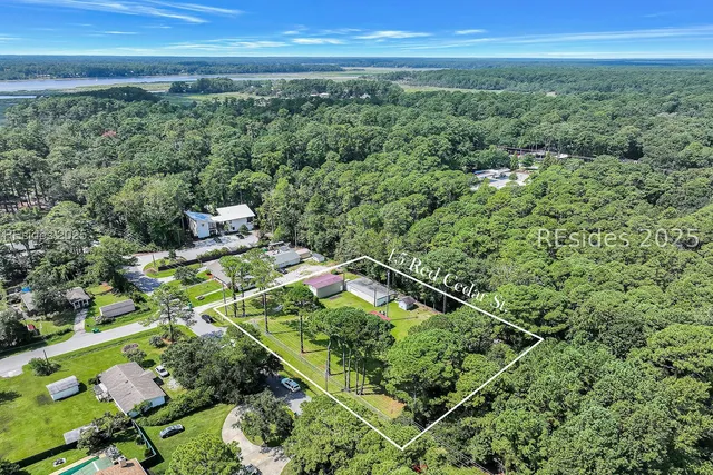 $795,000 | 15 Red Cedar Street, Bluffton, SC 29910