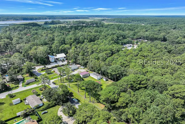$795,000 | 15 Red Cedar Street, Bluffton, SC 29910