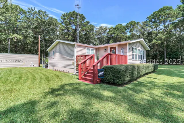 $795,000 | 15 Red Cedar Street, Bluffton, SC 29910