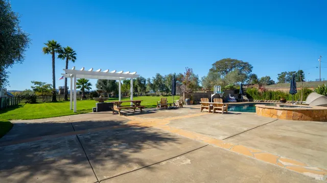 $2,499,000 | 487 Ormsby Lane, Petaluma, CA 94954