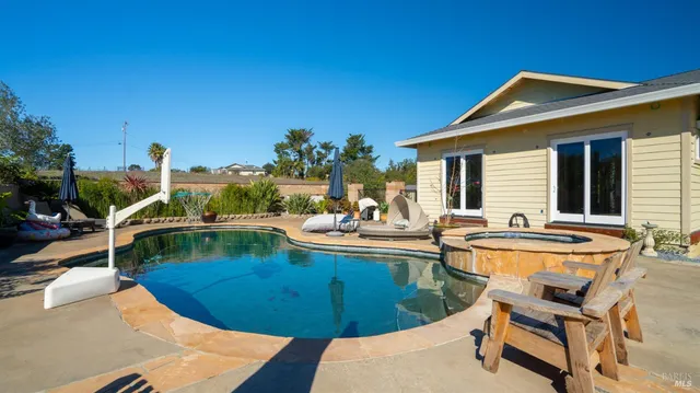 $2,499,000 | 487 Ormsby Lane, Petaluma, CA 94954