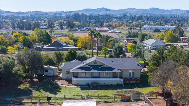$2,499,000 | 487 Ormsby Lane, Petaluma, CA 94954