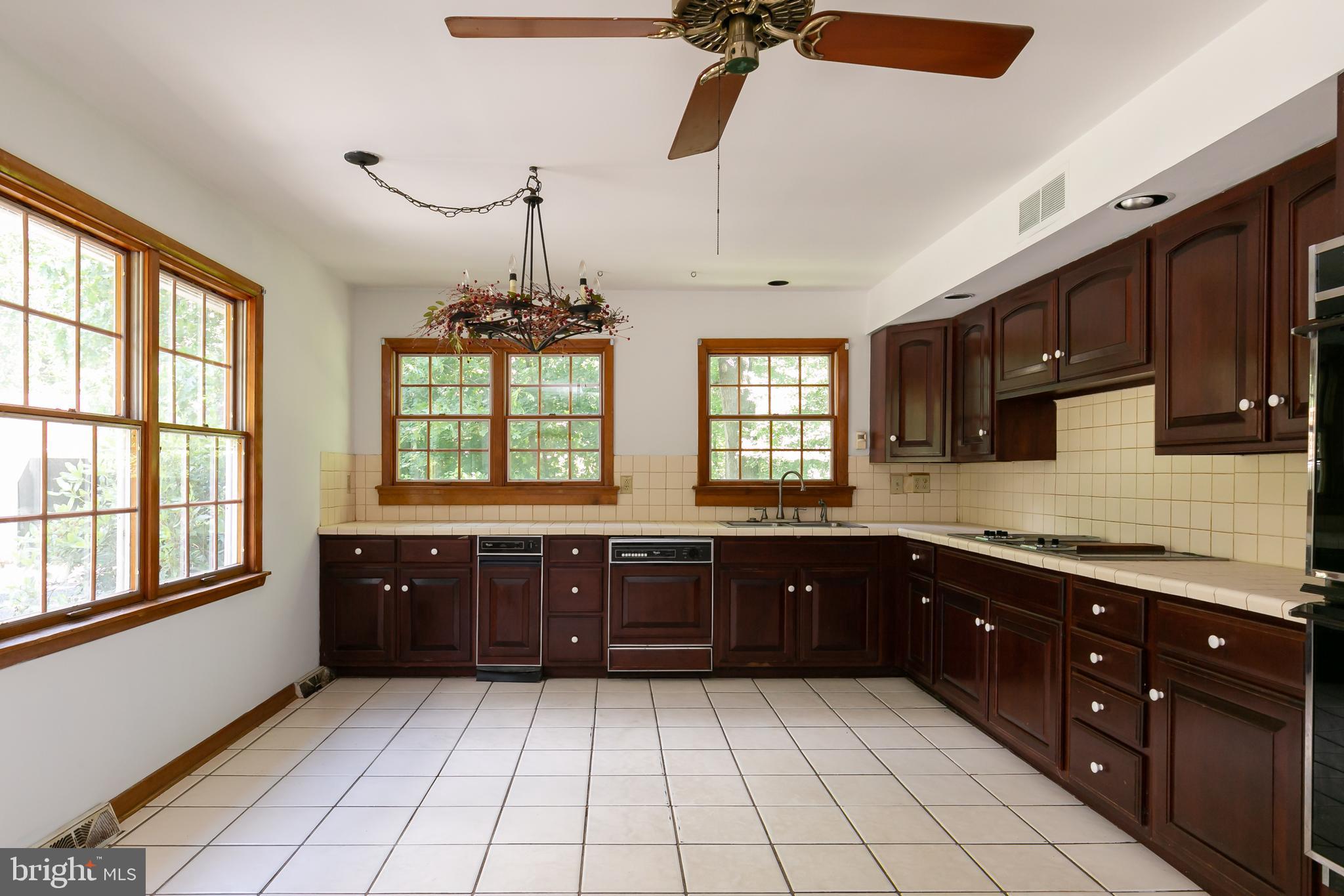 7 Bella Road Lumberton, NJ 08048 - Photo 14 of 46 Huge kitchen!