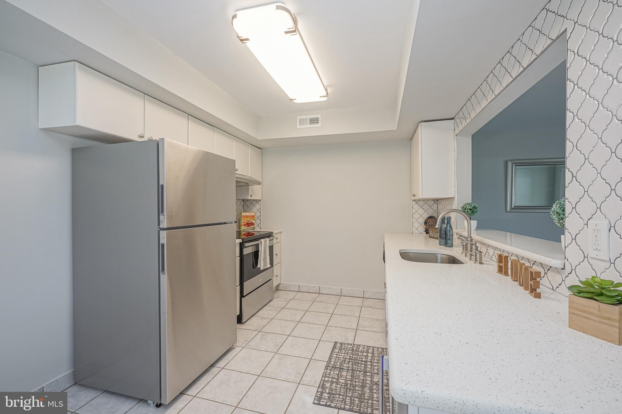94 Sandra Road Voorhees, NJ 08043 - Photo 4 of 30