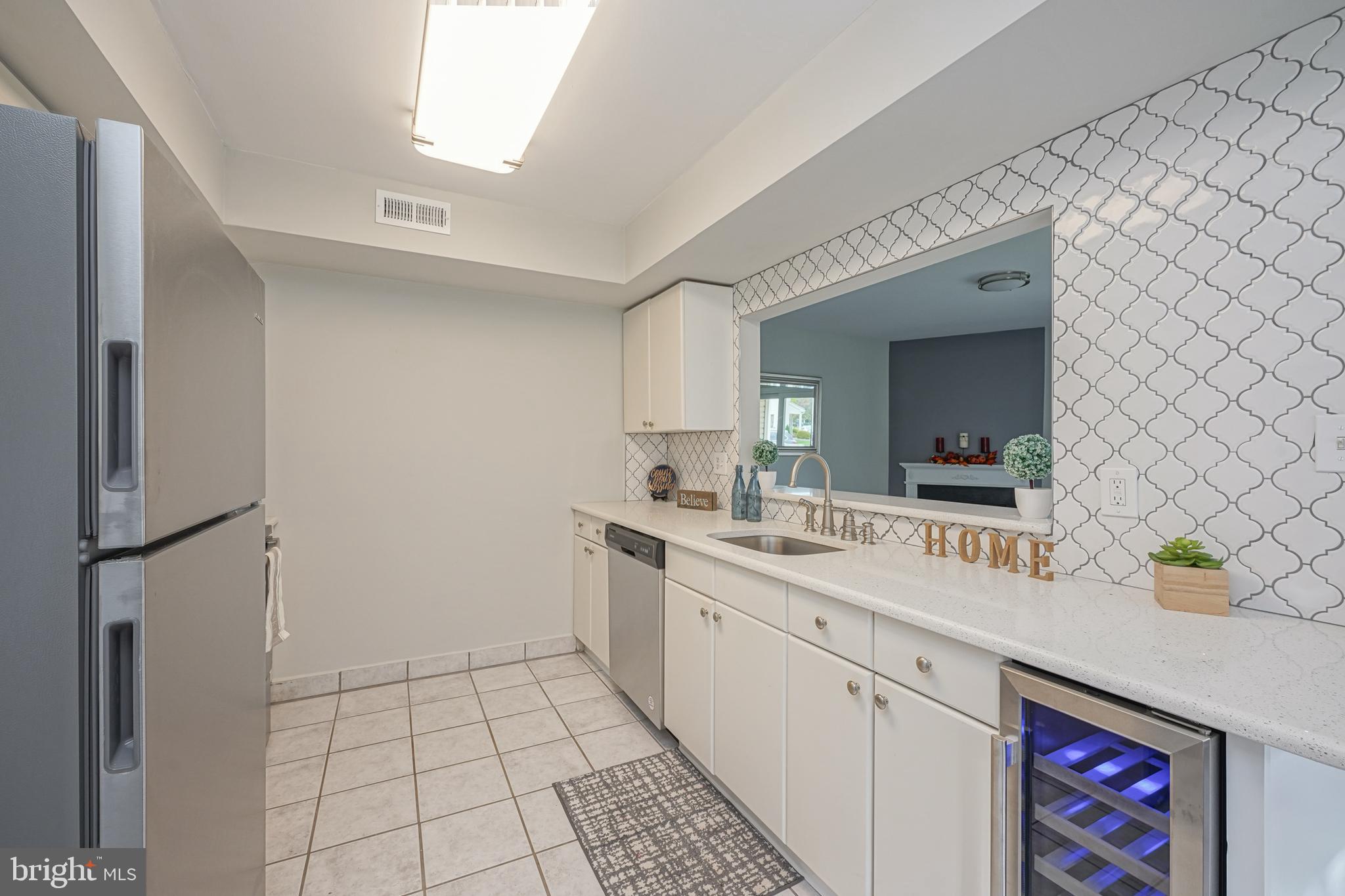 94 Sandra Road Voorhees, NJ 08043 - Photo 5 of 30