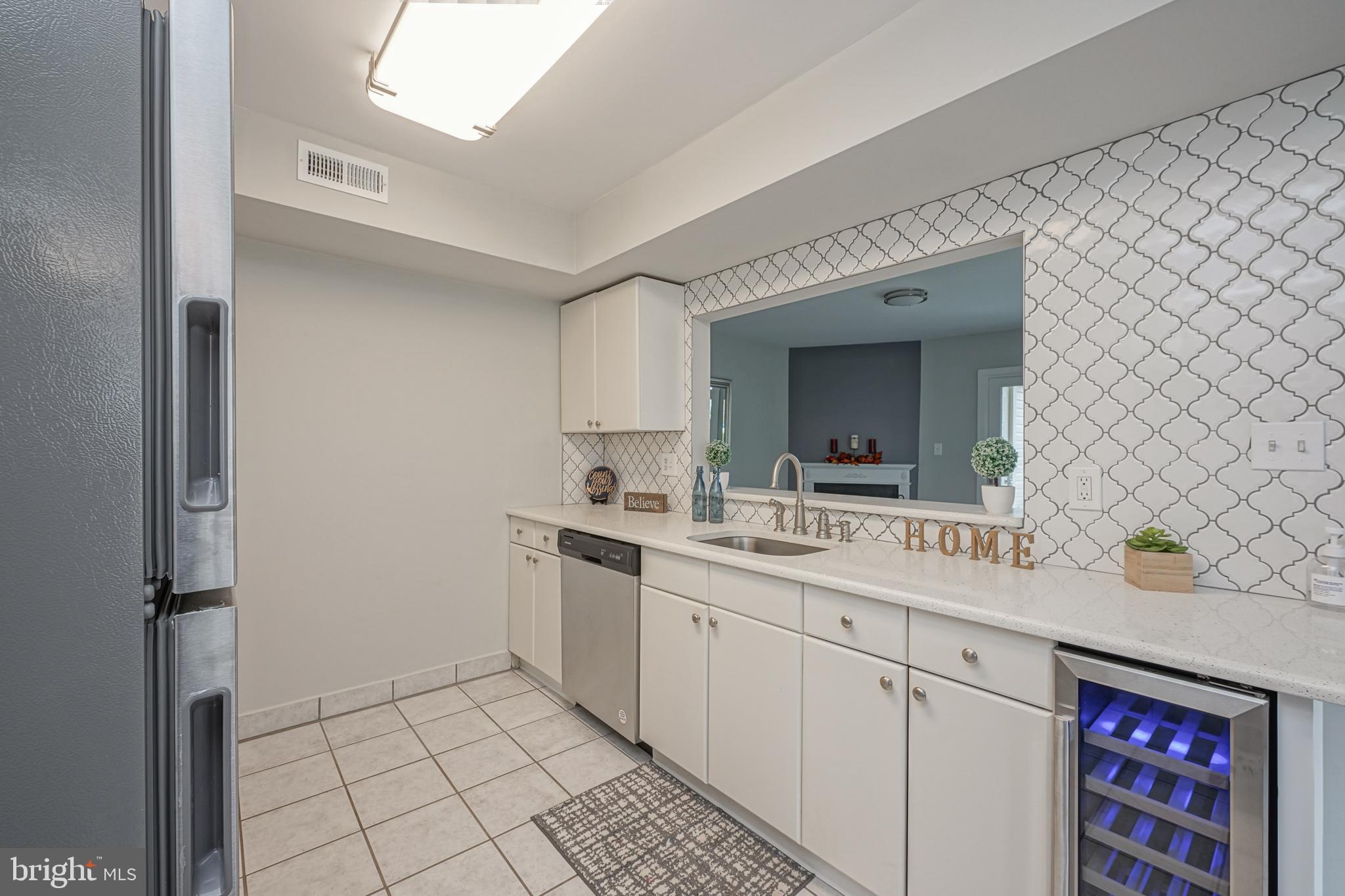 94 Sandra Road Voorhees, NJ 08043 - Photo 7 of 30