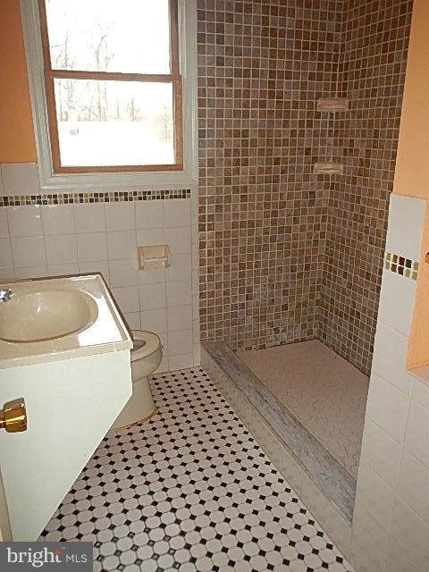 2912 Lindell Court Silver Spring, MD 20902 - Photo 6 of 11 Bath 1