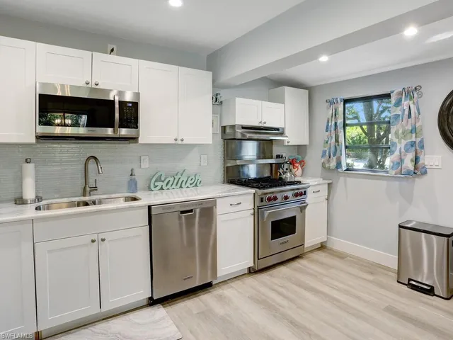 $4,250 | 1014 Broad Avenue North, Naples, FL 34102