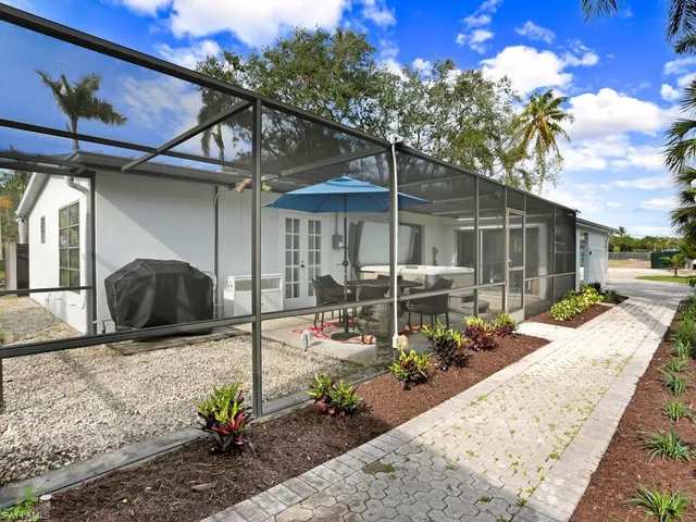 $4,250 | 1014 Broad Avenue North, Naples, FL 34102