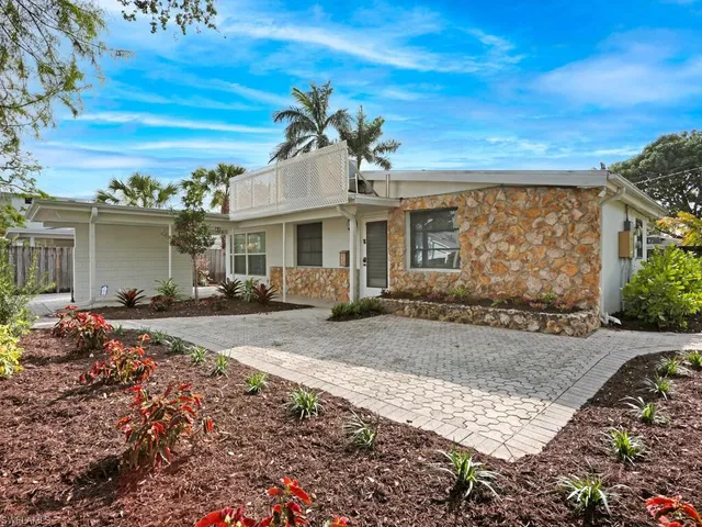 $4,250 | 1014 Broad Avenue North, Naples, FL 34102