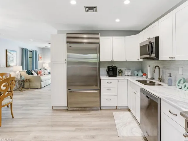 $4,250 | 1014 Broad Avenue North, Naples, FL 34102