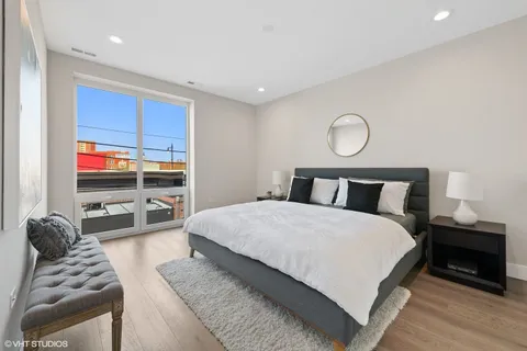 $299,000 | 2342 West Adams Street, Unit 208, Chicago, IL 60612