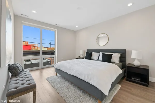 $299,000 | 2342 West Adams Street, Unit 208, Chicago, IL 60612