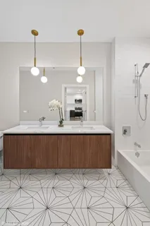 $299,000 | 2342 West Adams Street, Unit 208, Chicago, IL 60612
