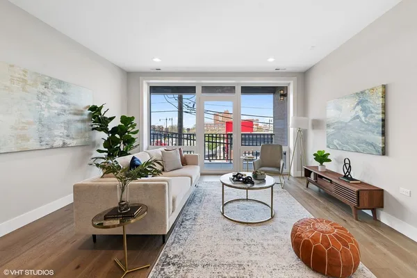 $299,000 | 2342 West Adams Street, Unit 208, Chicago, IL 60612