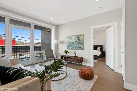 $299,000 | 2342 West Adams Street, Unit 208, Chicago, IL 60612