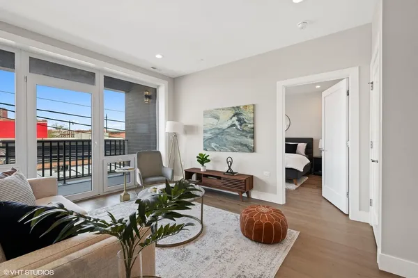 $299,000 | 2342 West Adams Street, Unit 208, Chicago, IL 60612