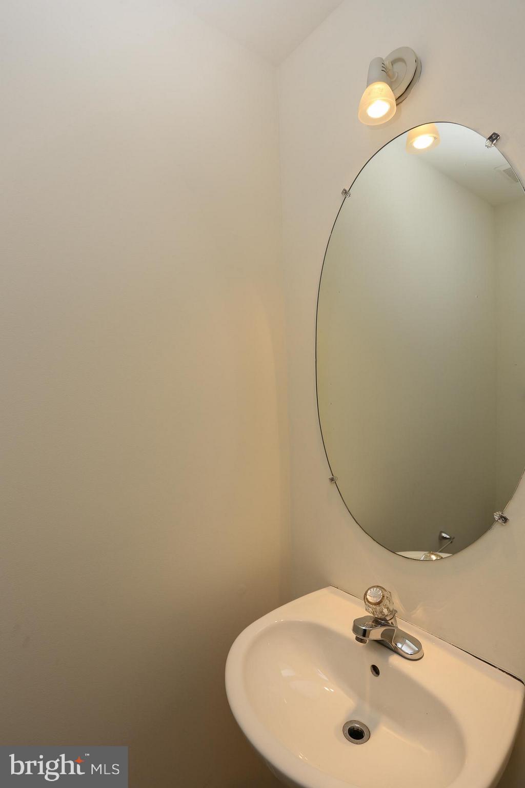225 Pidco Road Reisterstown, MD 21136 - Photo 10 of 40 Main Level Half Bath
