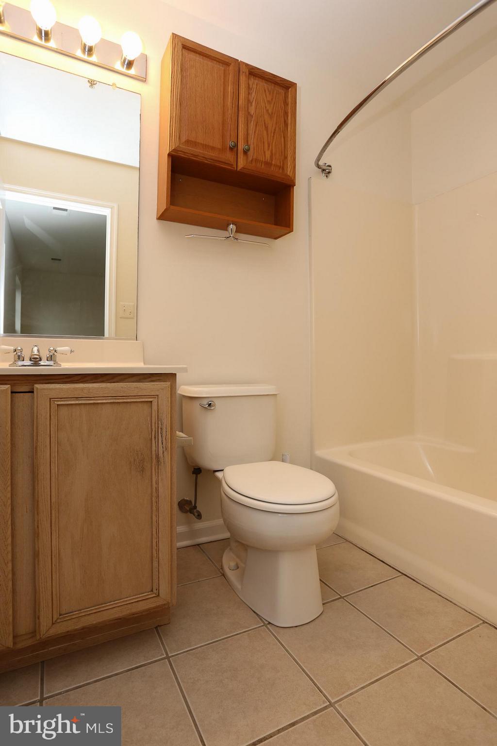 225 Pidco Road Reisterstown, MD 21136 - Photo 26 of 40 Full Hall Bath Upper Level