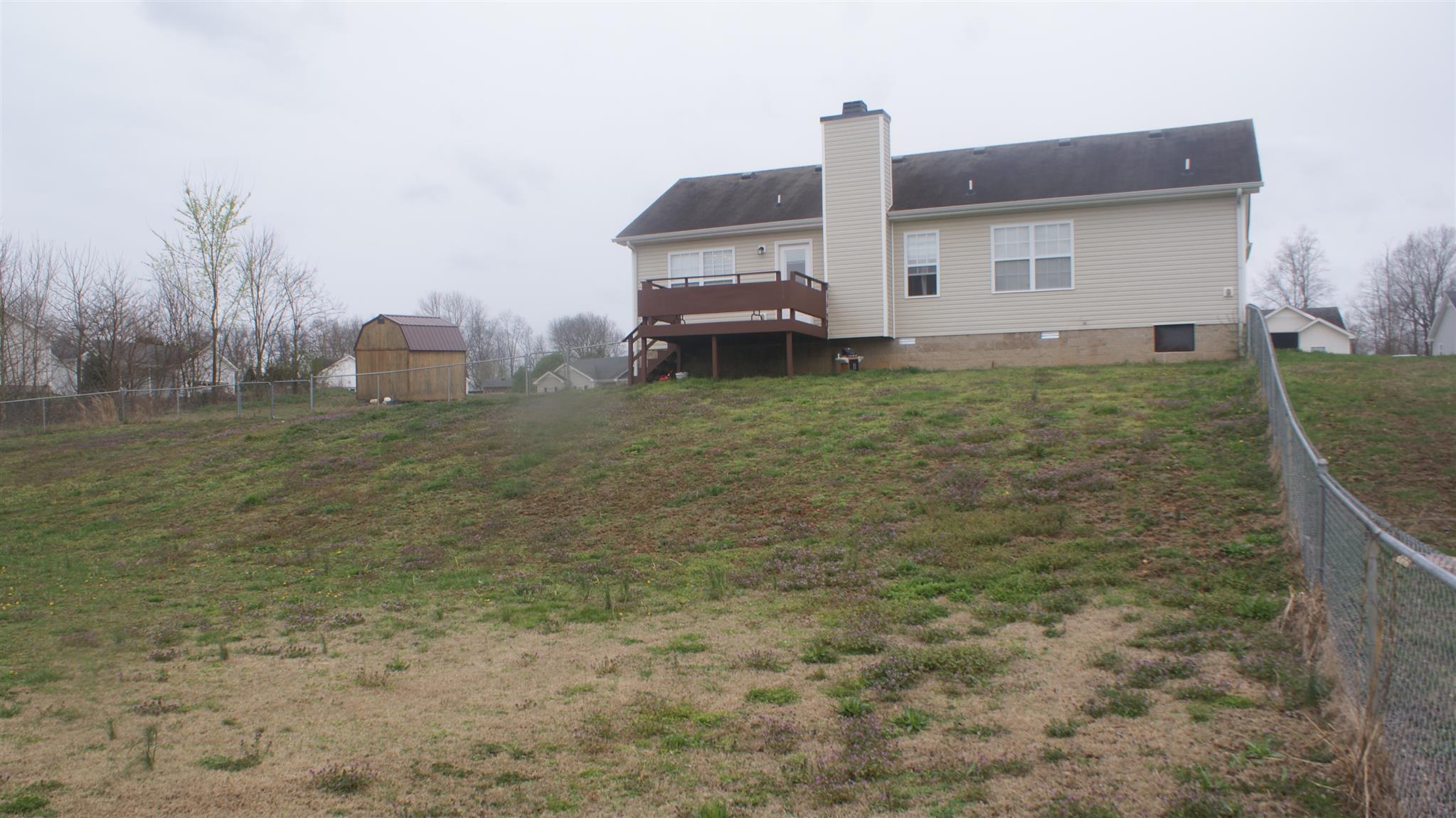 305 Fortway Road Clarksville, TN 37042 - Photo 16 of 17 Extra large fenced in back yard.