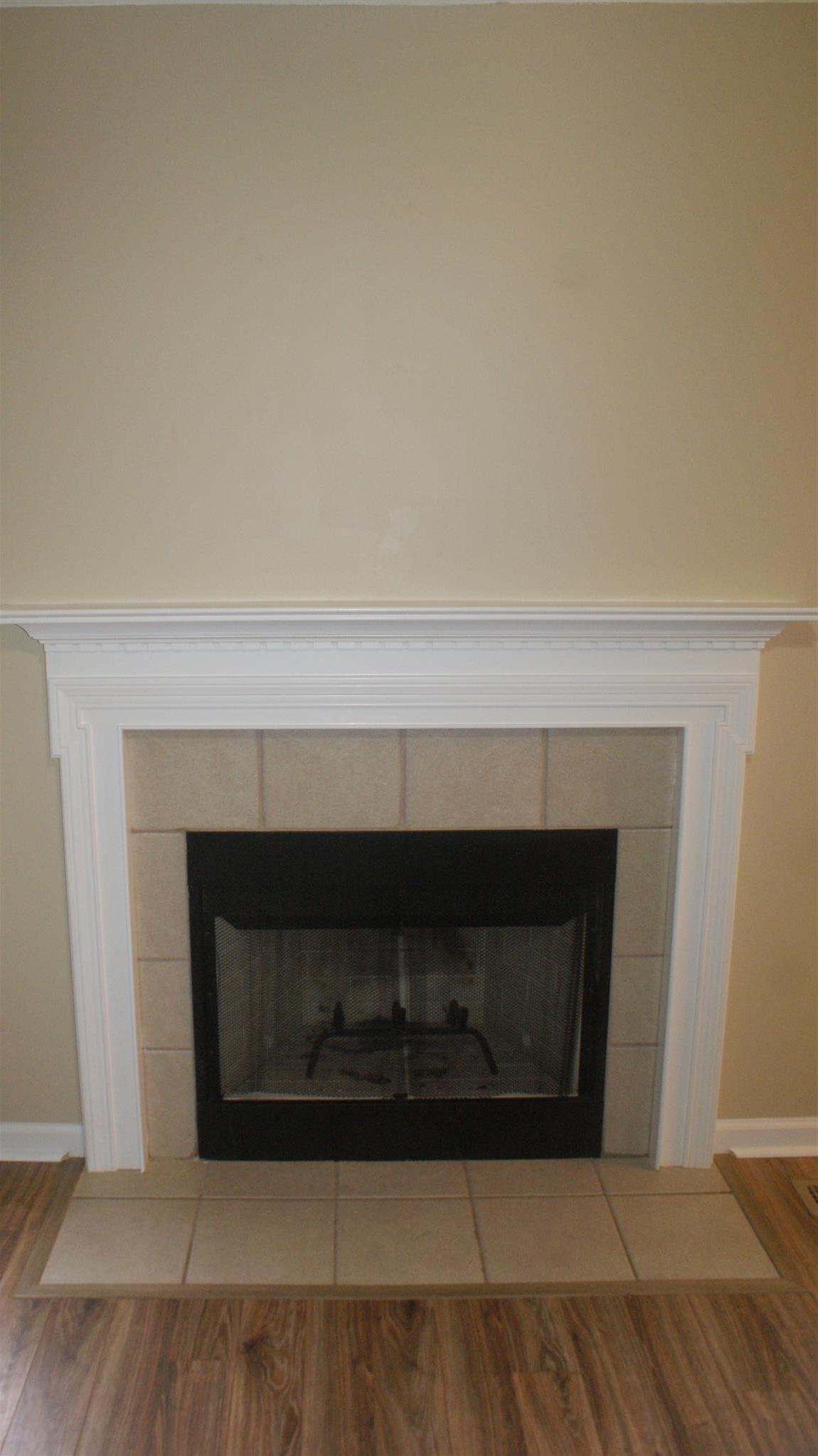 305 Fortway Road Clarksville, TN 37042 - Photo 3 of 17 Gas fireplace